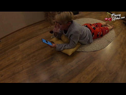 ❤️ Луда блондинка смуче огромен член и скача върху него - анален секс ❤️ Ебане видео в bg.hentaiser.ru ️❤